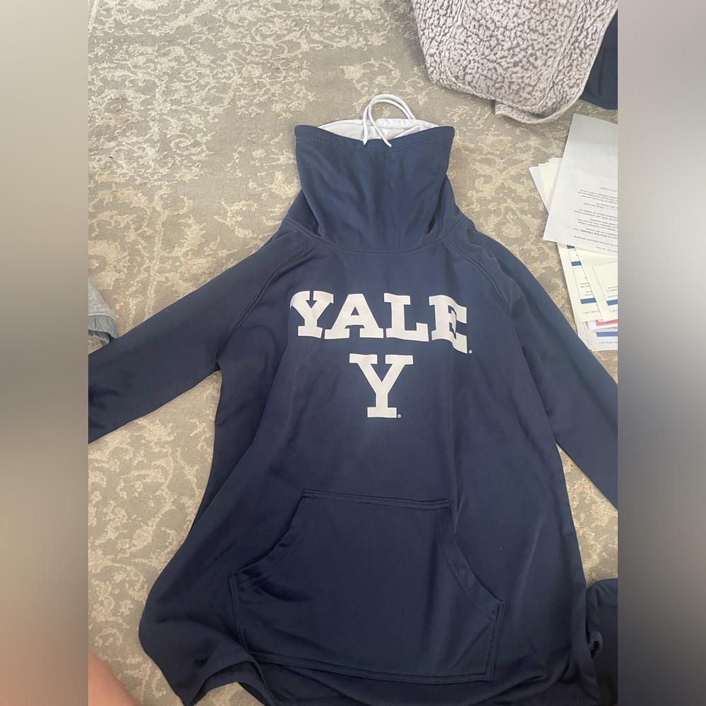 Yale sweatshirt